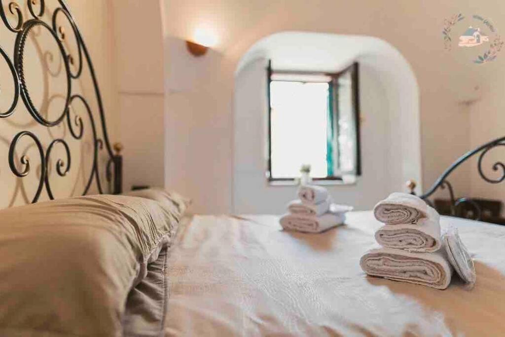 Trulli Nonna Graziella Villa โลโกโรตอนโด ภายนอก รูปภาพ