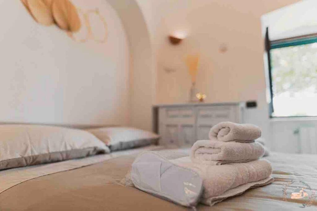 Trulli Nonna Graziella Villa โลโกโรตอนโด ภายนอก รูปภาพ