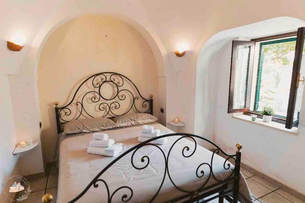 Trulli Nonna Graziella Villa โลโกโรตอนโด ภายนอก รูปภาพ