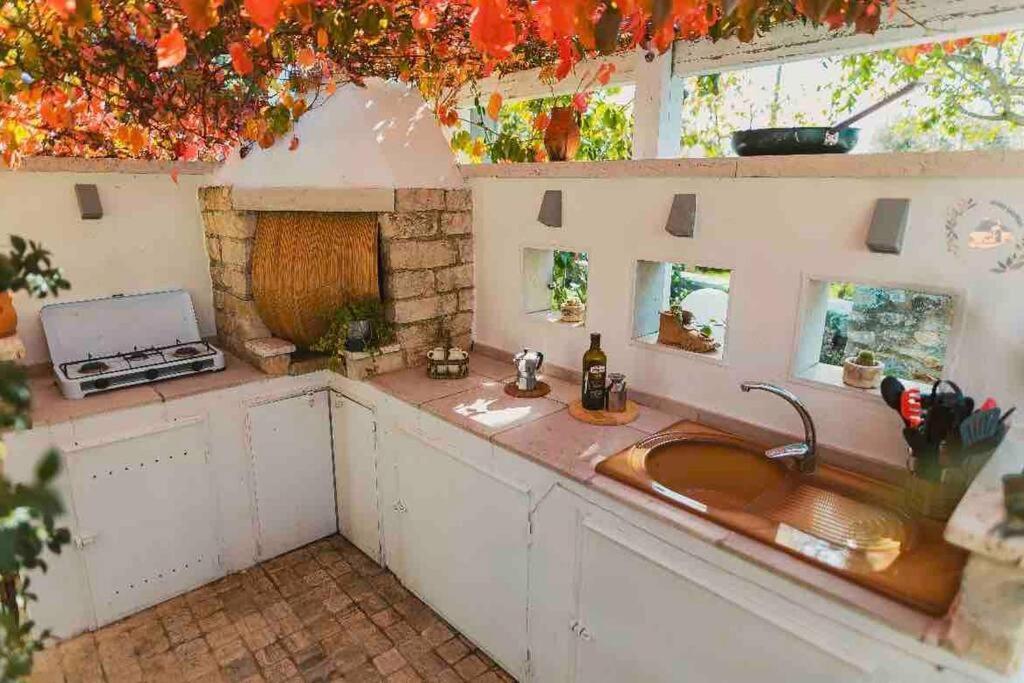 Trulli Nonna Graziella Villa โลโกโรตอนโด ภายนอก รูปภาพ