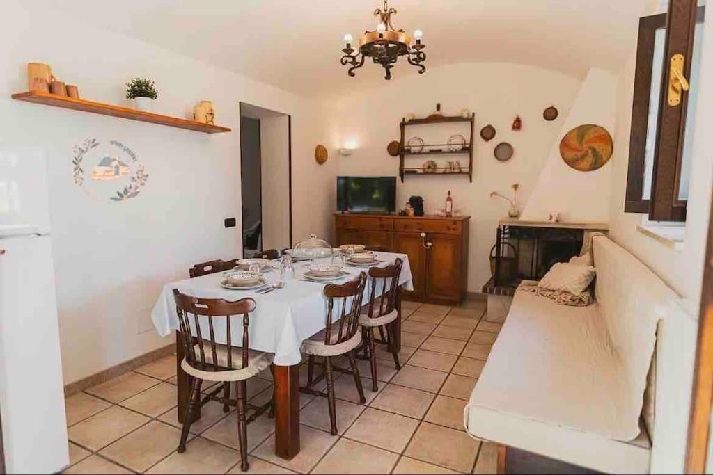 Trulli Nonna Graziella Villa โลโกโรตอนโด ภายนอก รูปภาพ